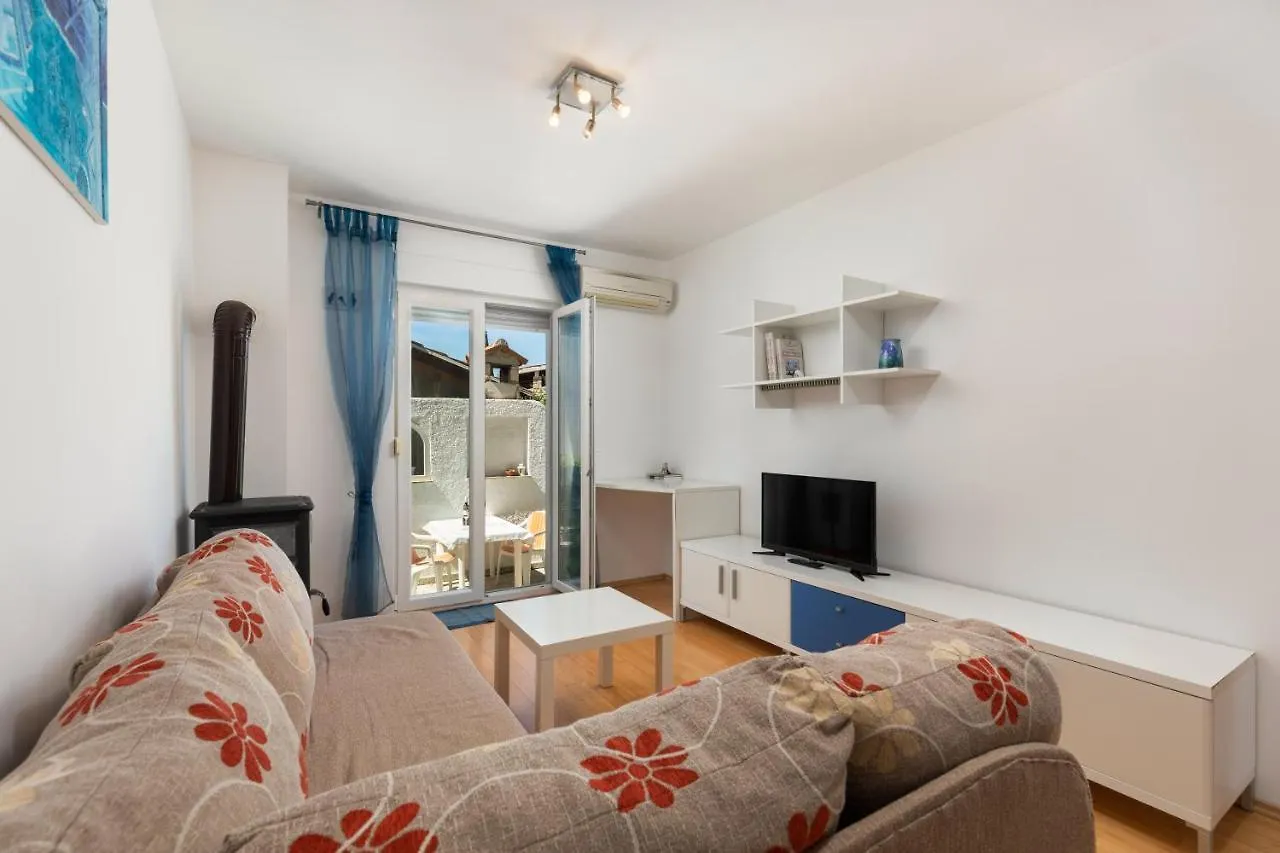 Cozy Apartment Fritz With Garage Rovinj