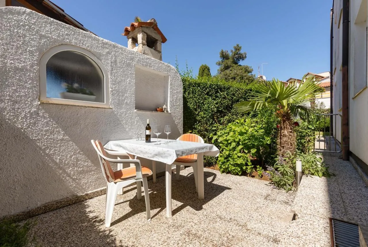 Cozy Apartment Fritz With Garage Rovinj
