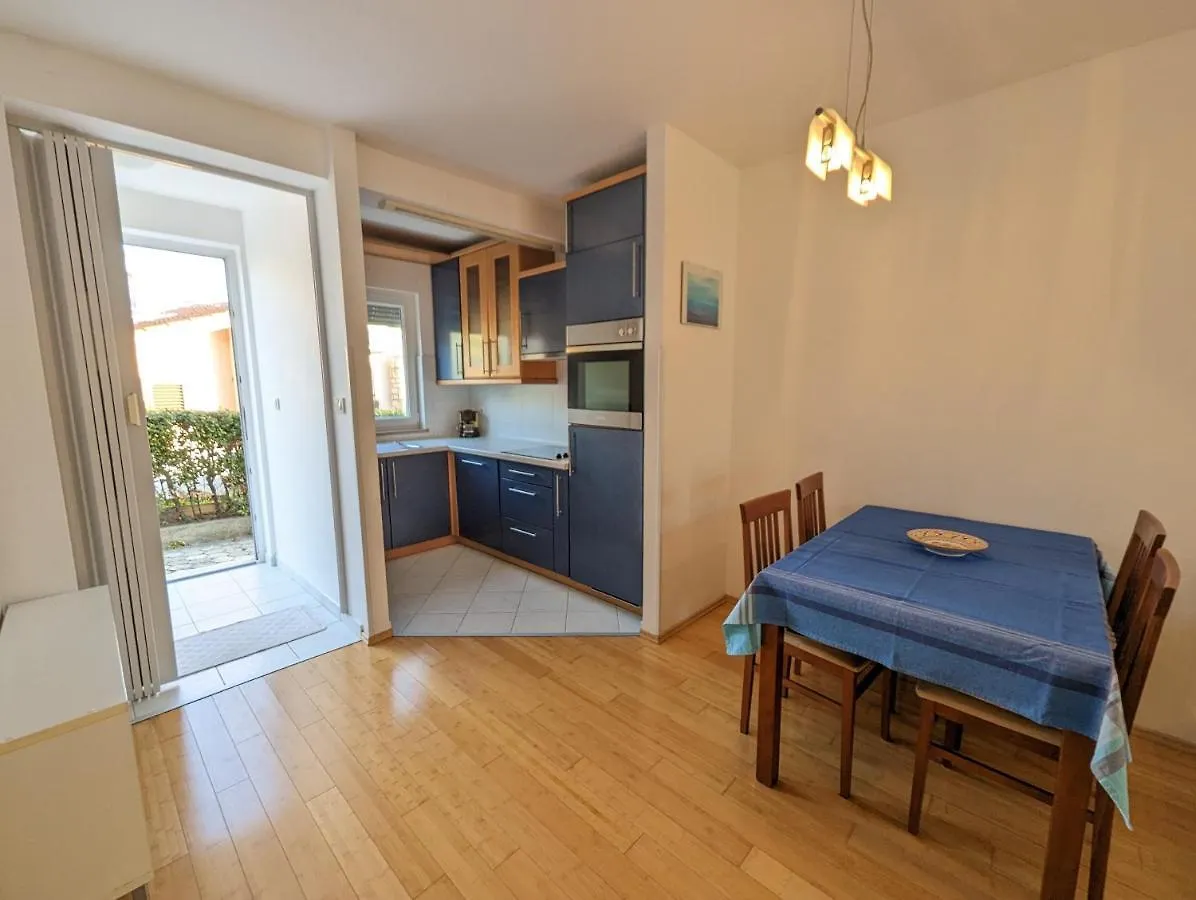 Cozy Apartment Fritz With Garage Rovinj