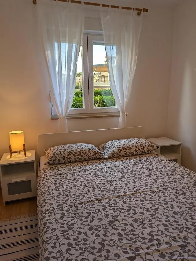 Cozy Apartment Fritz With Garage Rovinj